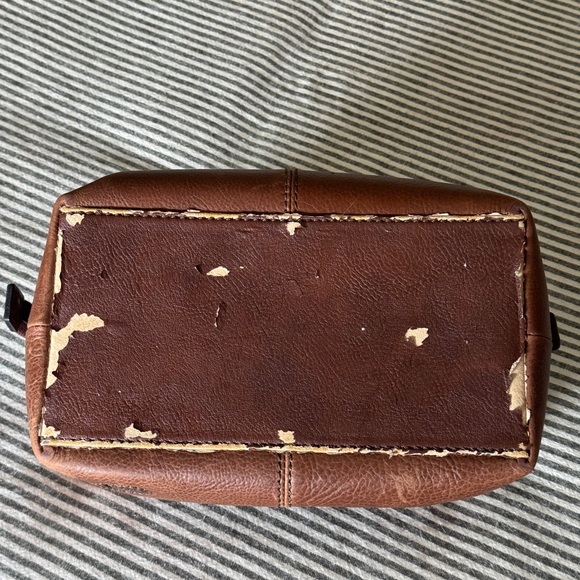 Fossil Leather Toiletries Case Doctor Bag Style - Picture 4 of 6